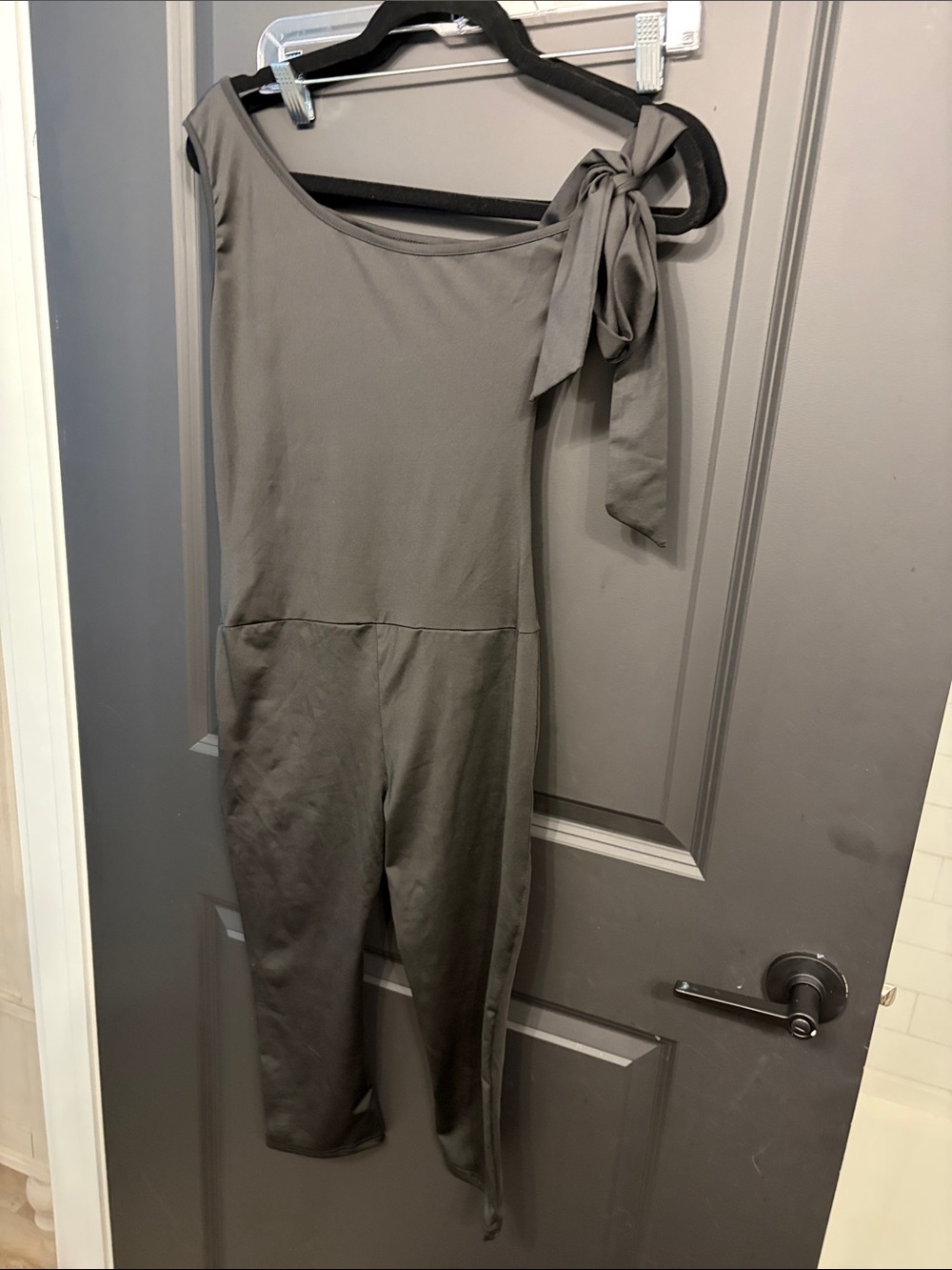 Womens One-Shoulder Tie Jumpsuit in Olive Gray
